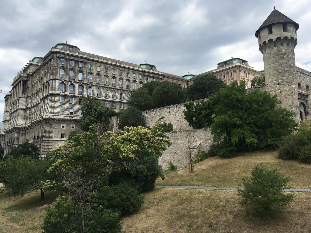 Castel View Apartment Budapeste Exterior foto
