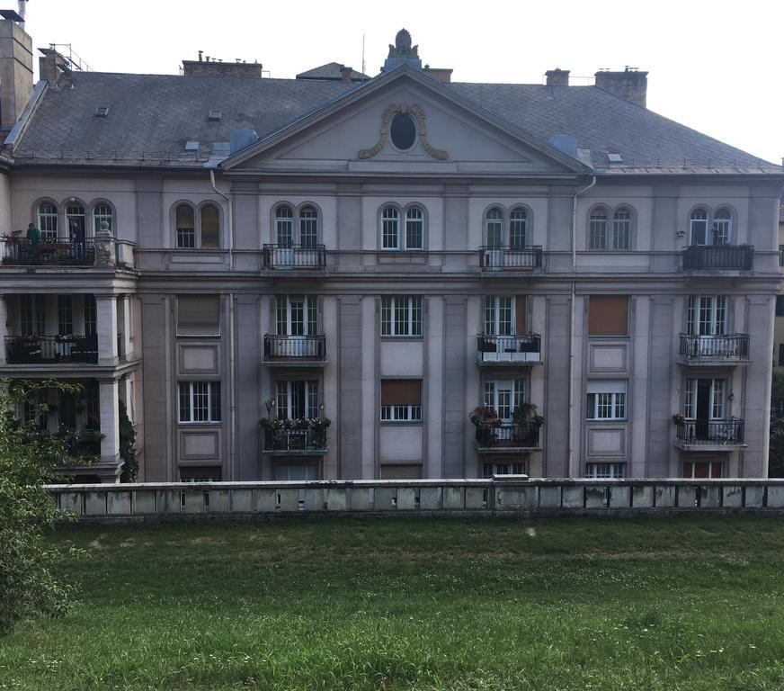 Castel View Apartment Budapeste Exterior foto